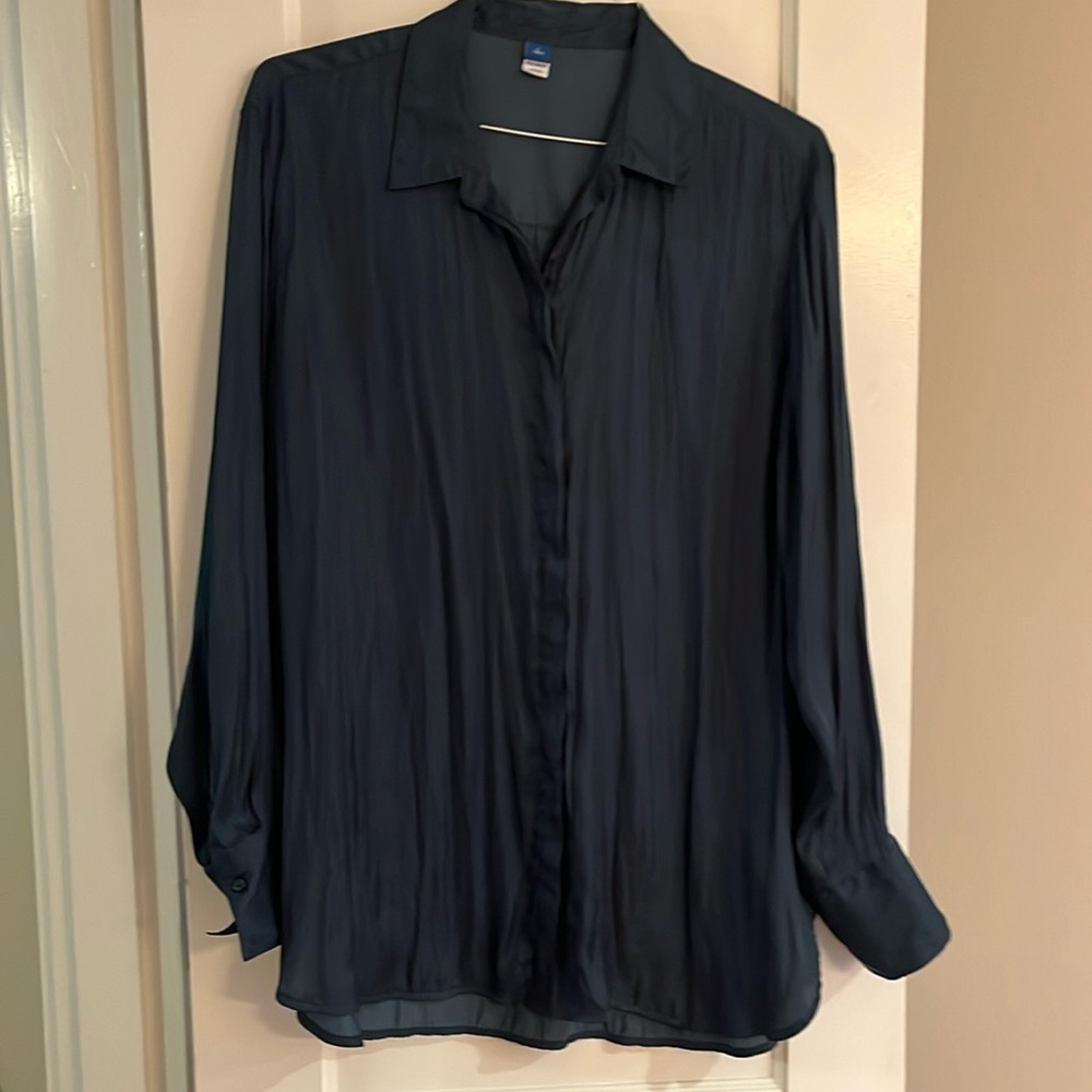 Old Navy like new green satin button down top L tall